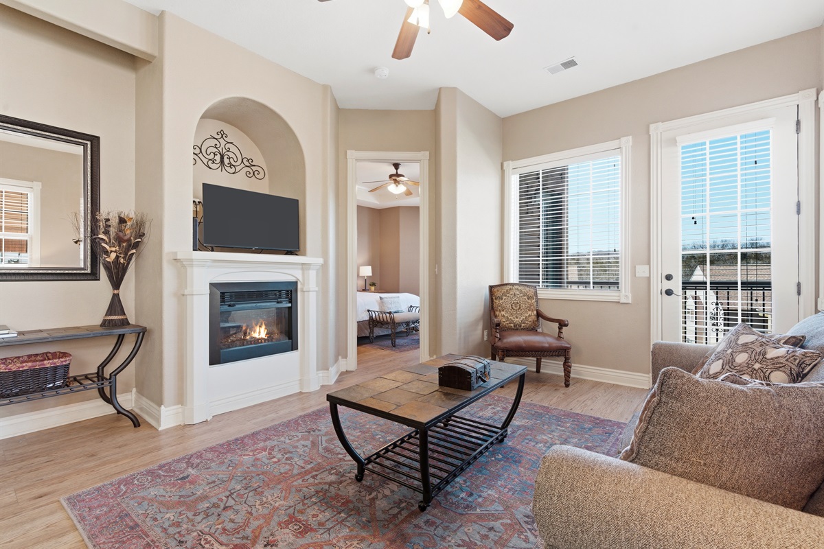 Your cozy lounge space.