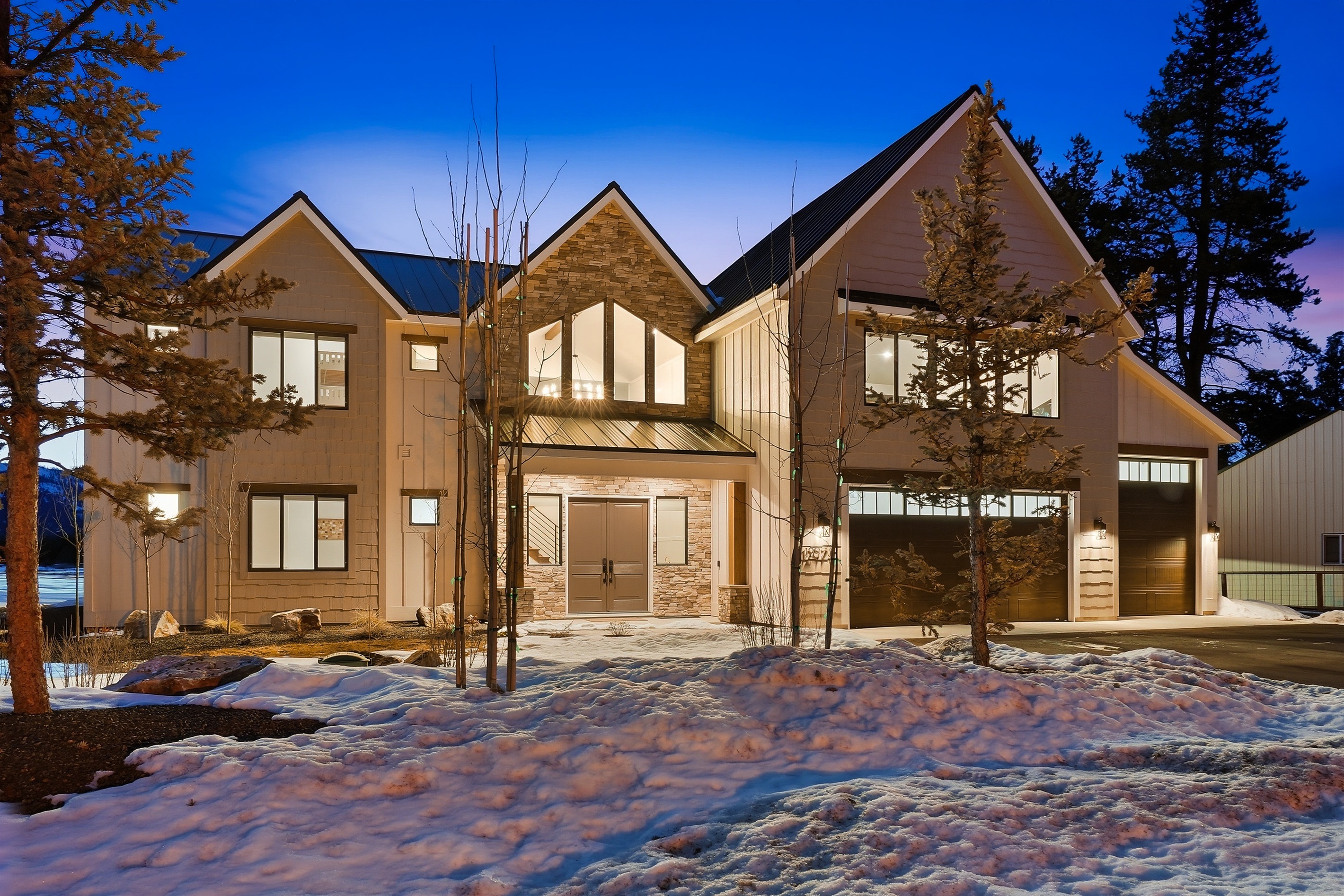 Welcome to Your Exquisite Private Lakeside Retreat