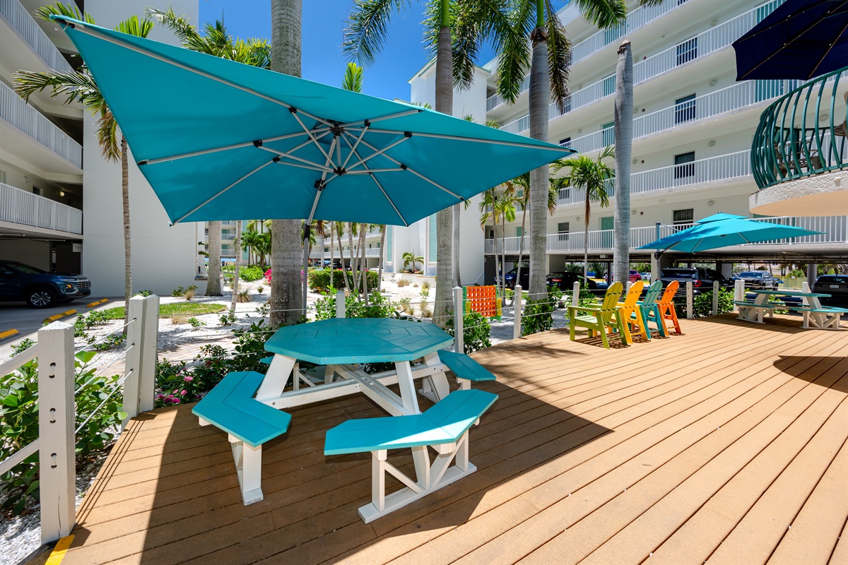 Outdoor cafe seating