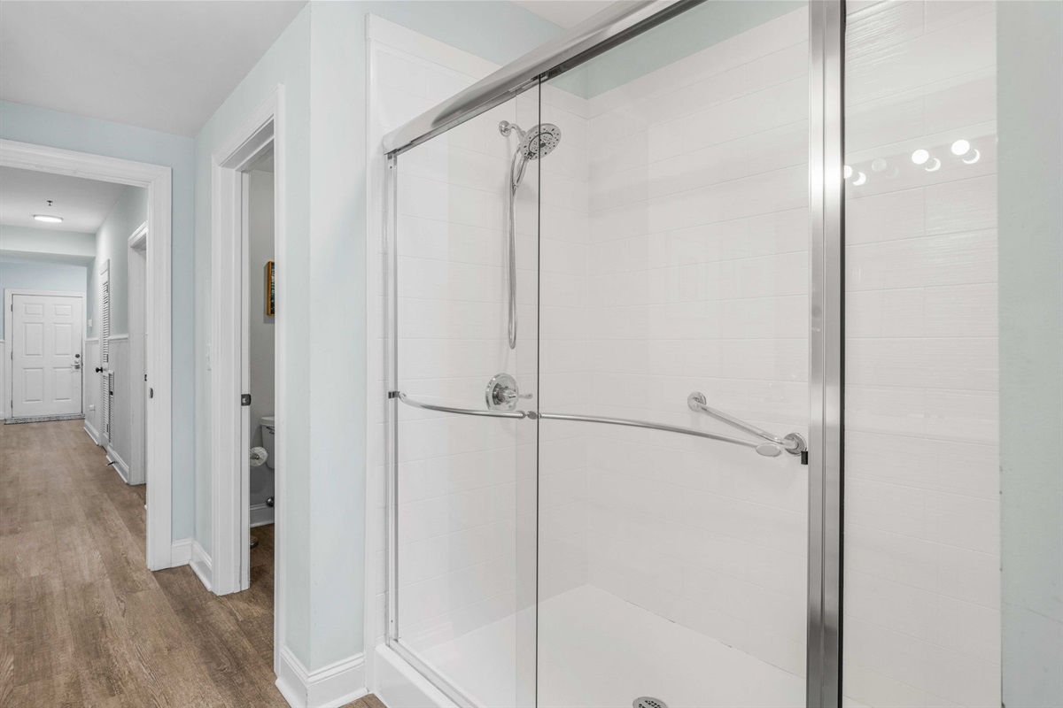 Bathroom 1: Primary ensuite | Sand Dollar | 102 Oceanview | 1116 Ocean Blvd, Isle of Palms, SC | IOP Escapes