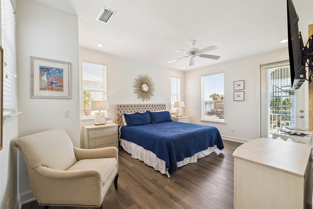 First Floor King with Bathroom
