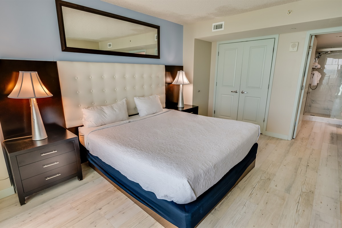 Main Bedroom with View of the Ocean🌊☀️