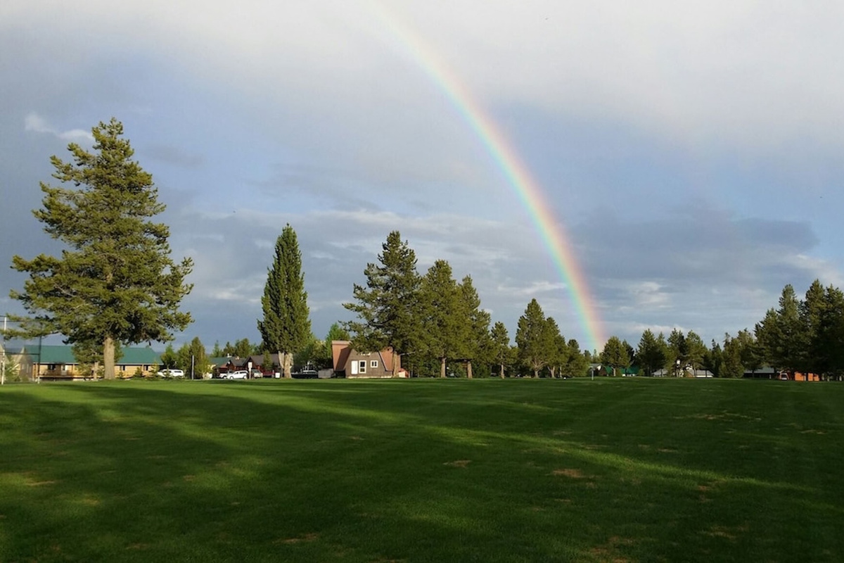 The beautiful Island Park Golf Course is right behind the property.