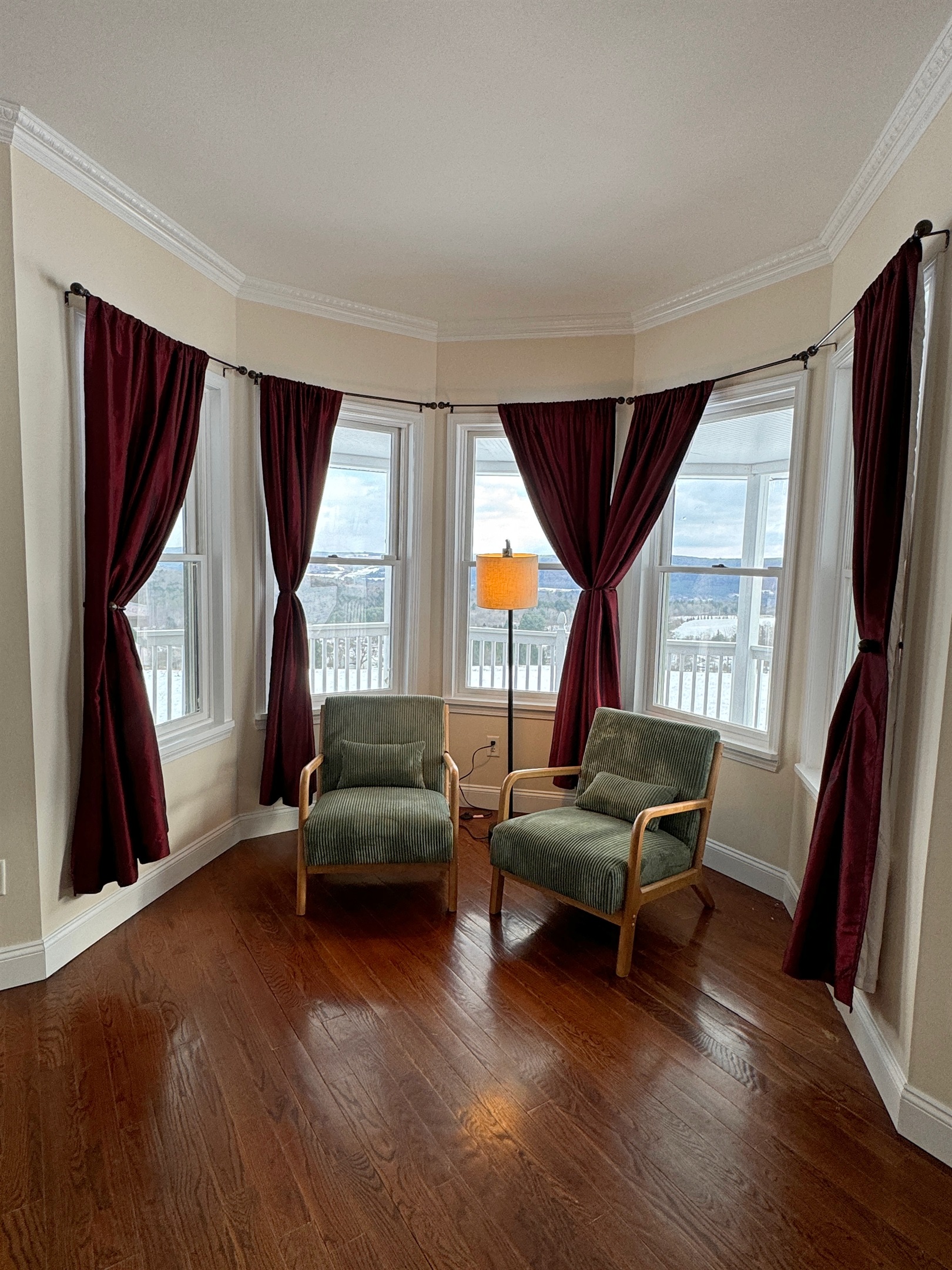 Reading nook in large 1st floor living room