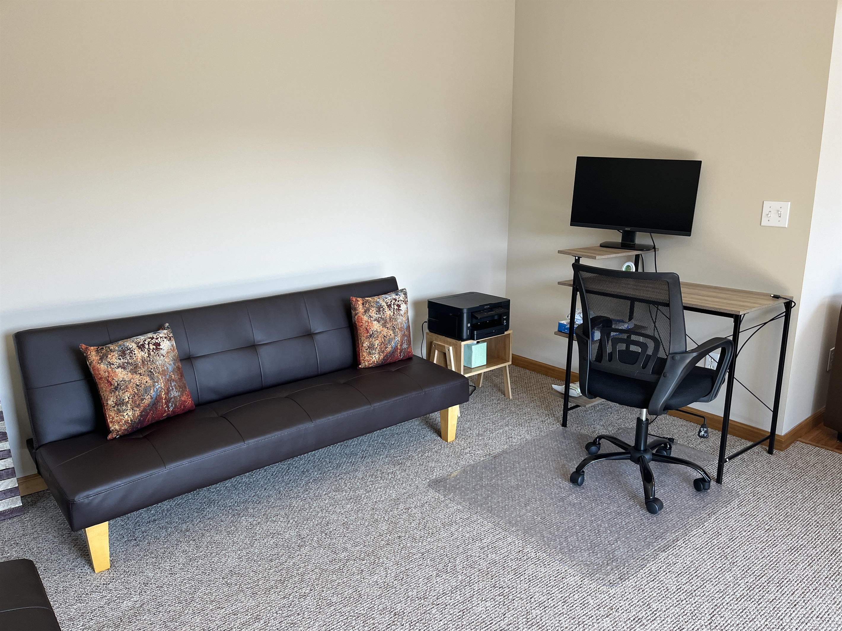 Yes, Monitor and printer available if you have to WFH