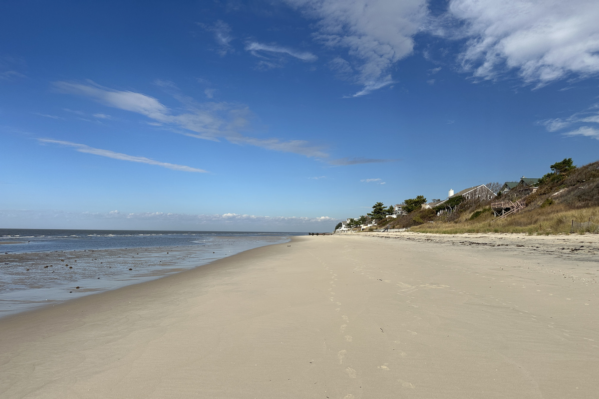 At low tide enjoy a wide, sandy beach just steps from the house.