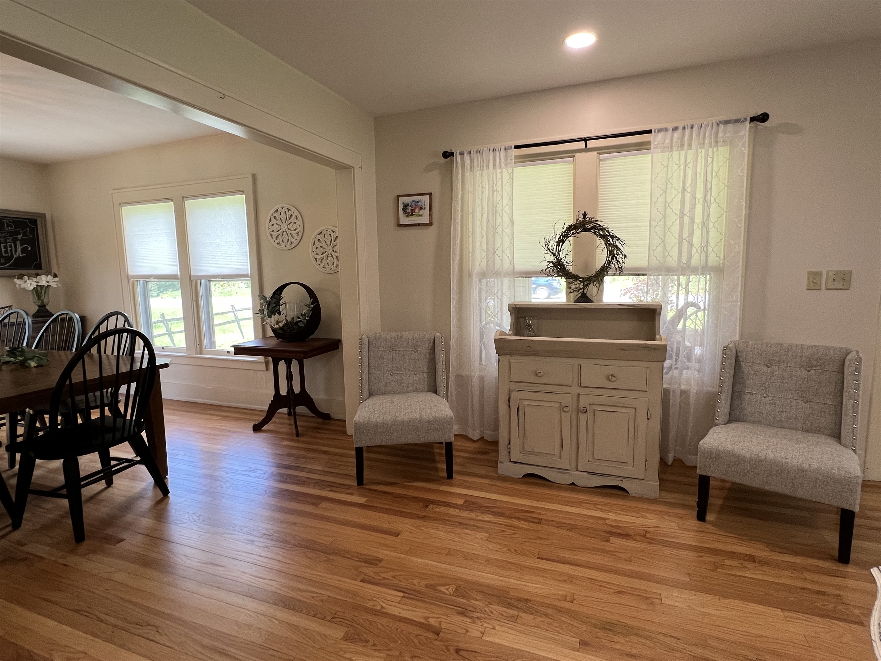 Sitting area into Dining room