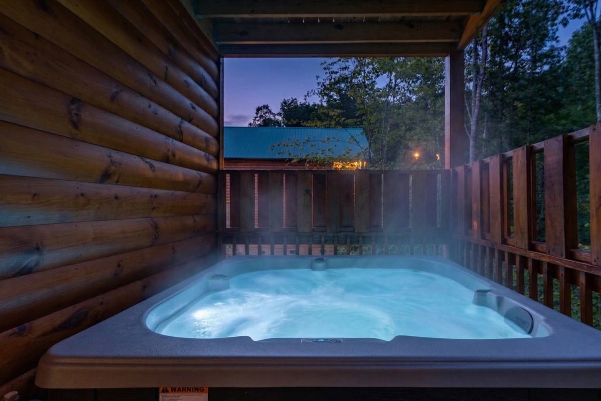 Private Hot Tub on Back Deck &ndash; Whispering Woods Pigeon Forge Cabin