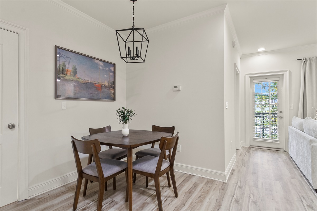 Dining Room Seats 4