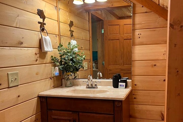 Warm, Fresh Wood Accent Bathroom Finishes for a Calming Retreat