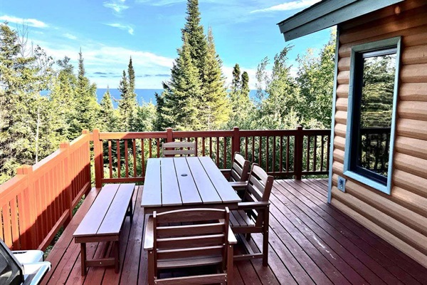 From the deck, you look out over the treetops straight to Lake Superior. The trees frame the view of the wonderful glimpses of Lake Superior. 