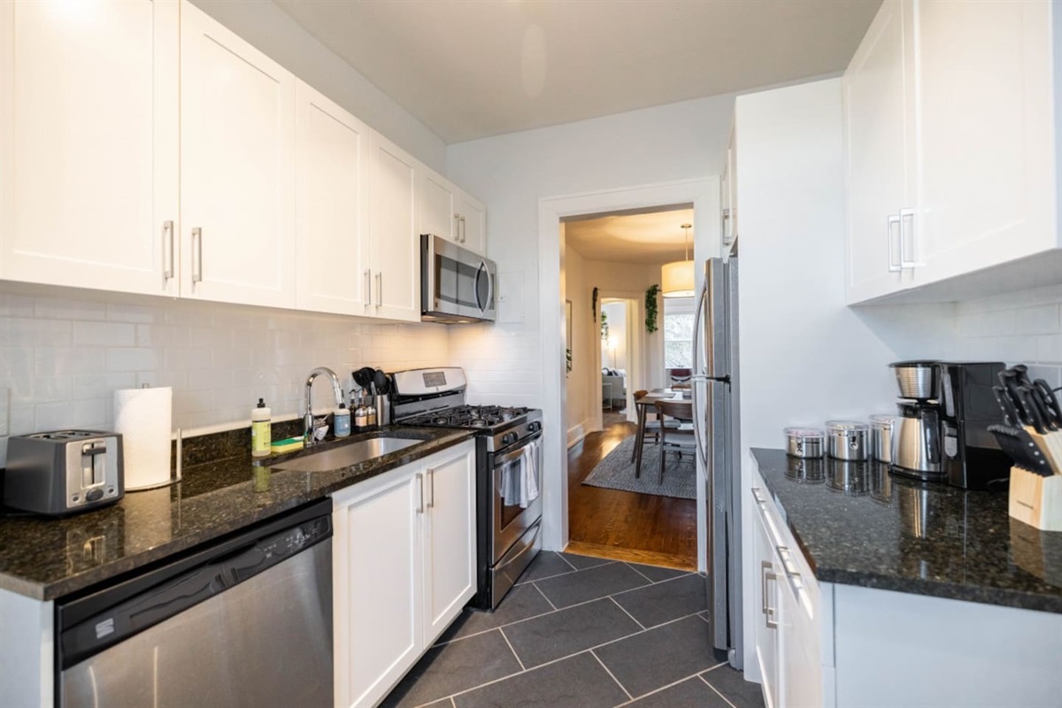 The kitchen had everything needed for preparing meals and all in great working order. We did not use the washer/dryer but that is a nice amenity also. - Eve, 5 Star Review
