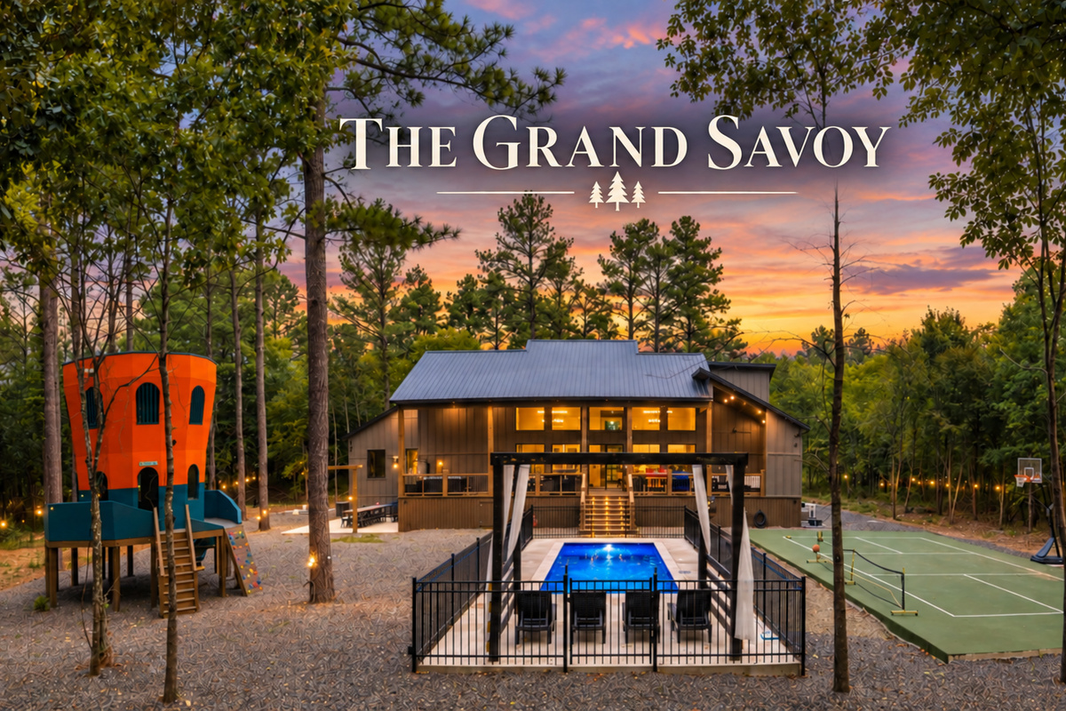The Grand Savoy in Broken Bow Luxury Fun Family Cabin.