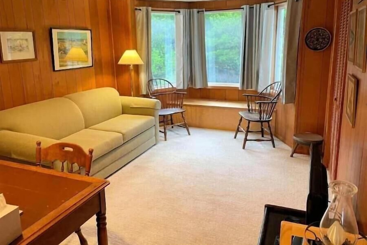 office with desk/monitor/printer