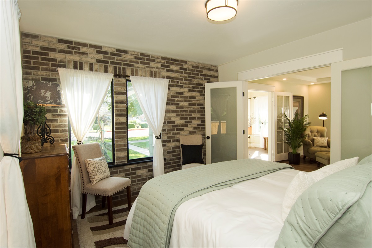 Queen Bedroom at front of home