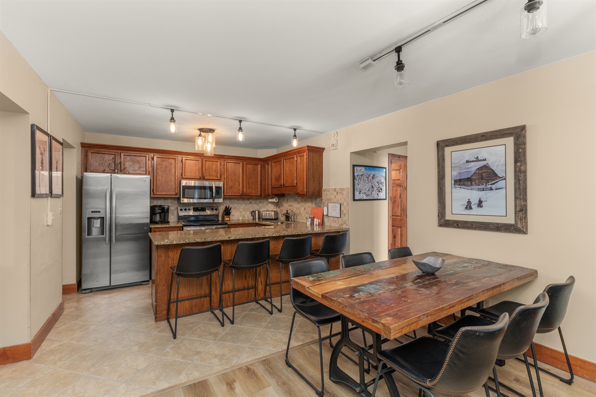 Dining Area | Seating for 6