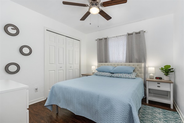 Second bedroom with queen bed. 