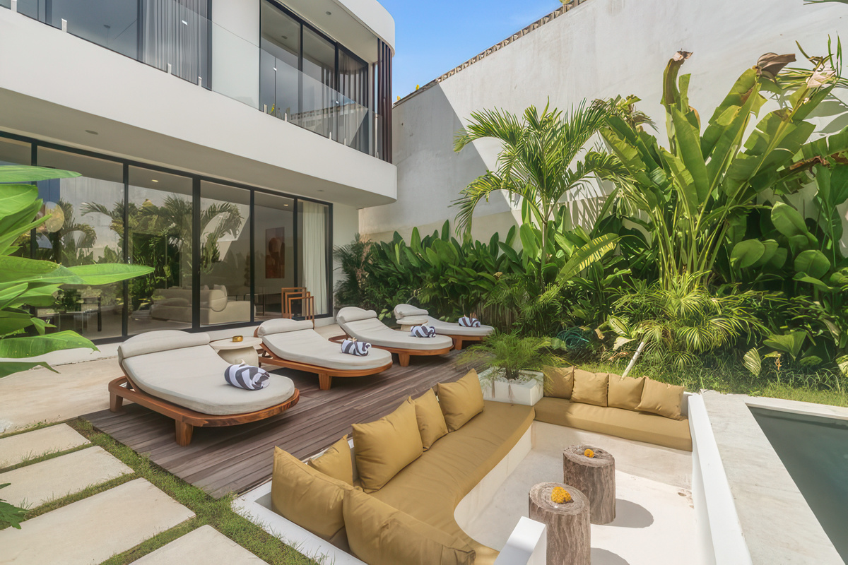 Pool area