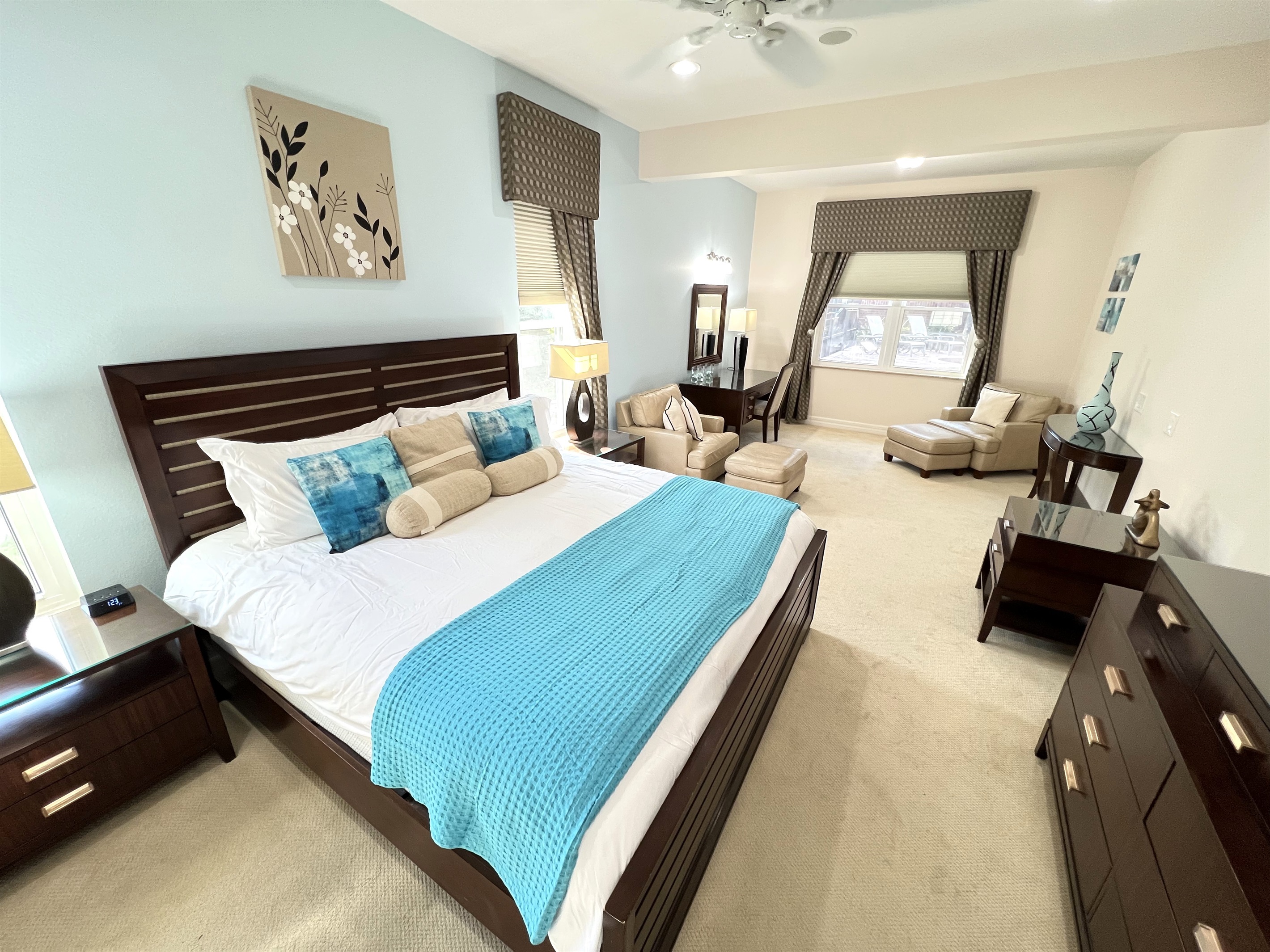 Grand Master King Suite with Lounge Area