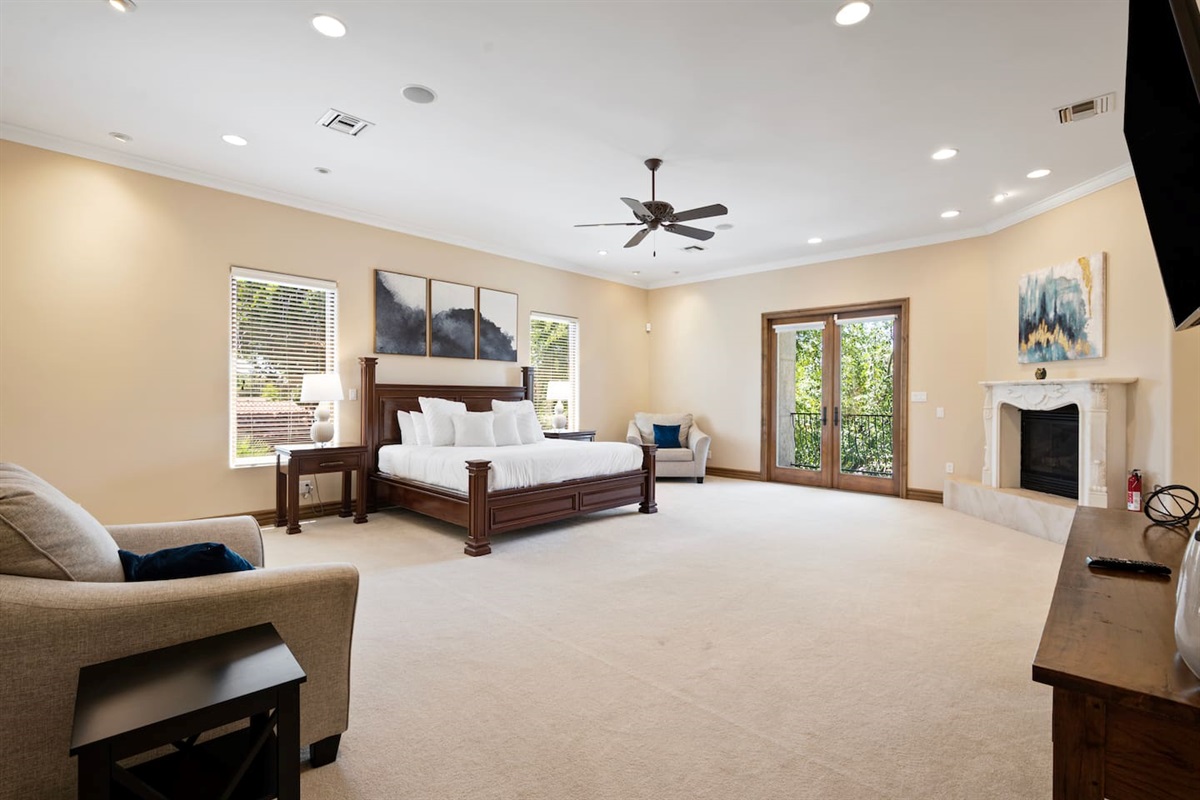 7BR+ Bonus Room Phoenician Mansion w/ Hot Tub&Pool-Heat Avail! — 7BR+Bonus Room Phoenician Estate • Heated Pool + Hot Tub, Phoenix, Arizona — photo 20