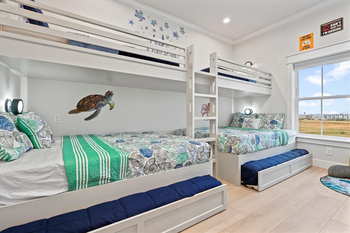 7ff71b60912041469a6c608e5beb4889 Large | Beachhouse | Texas | TX | Vacation Homes | Galveston | Crystal Beach | Kokomo | Breezy Days | Beachfront Elegance | Sunrise Serenity | Southern Sands Property Management, LLC