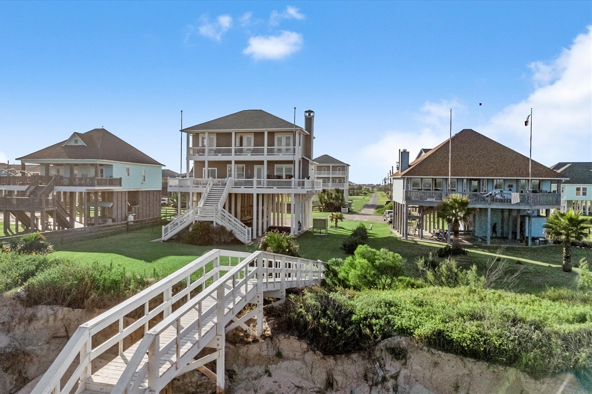 8002a3c6fc6a40b695a9833e7ccc50f9 Large | Beachhouse | Texas | TX | Vacation Homes | Galveston | Crystal Beach | Kokomo | Breezy Days | Beachfront Elegance | Sunrise Serenity | Southern Sands Property Management, LLC