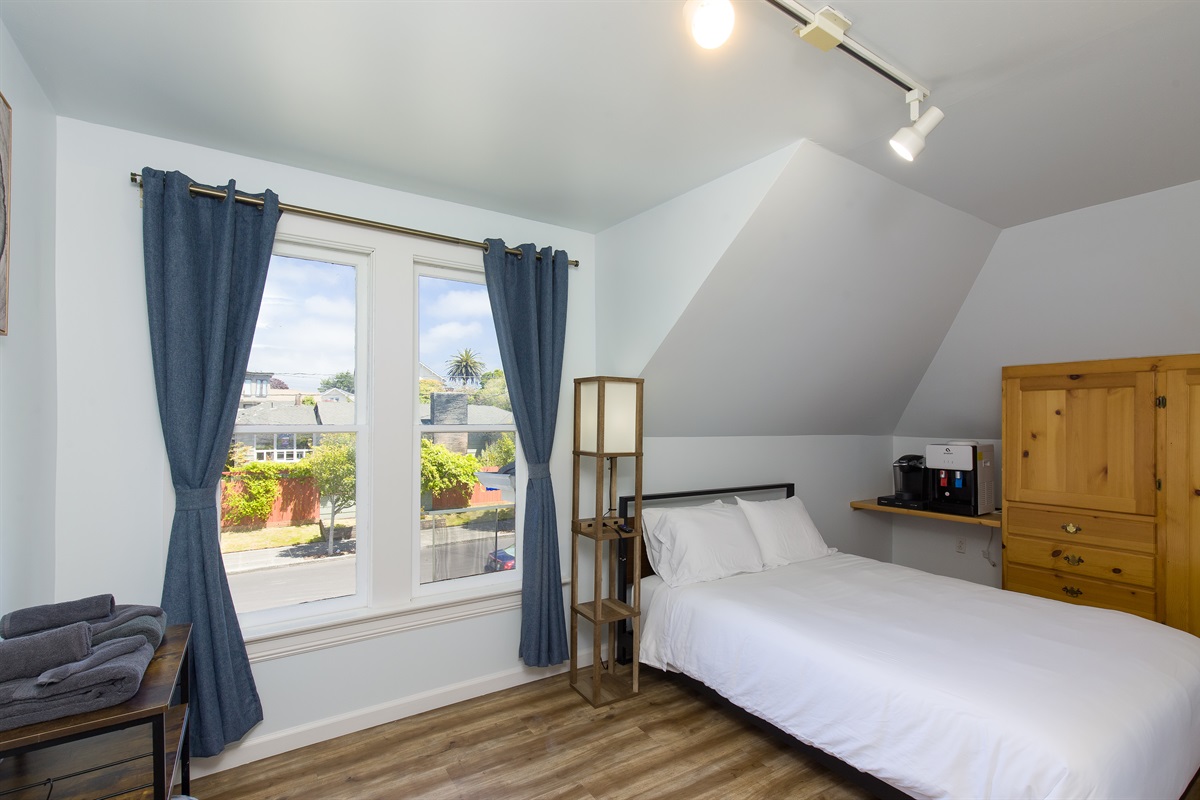 Bedroom 4 from another angle