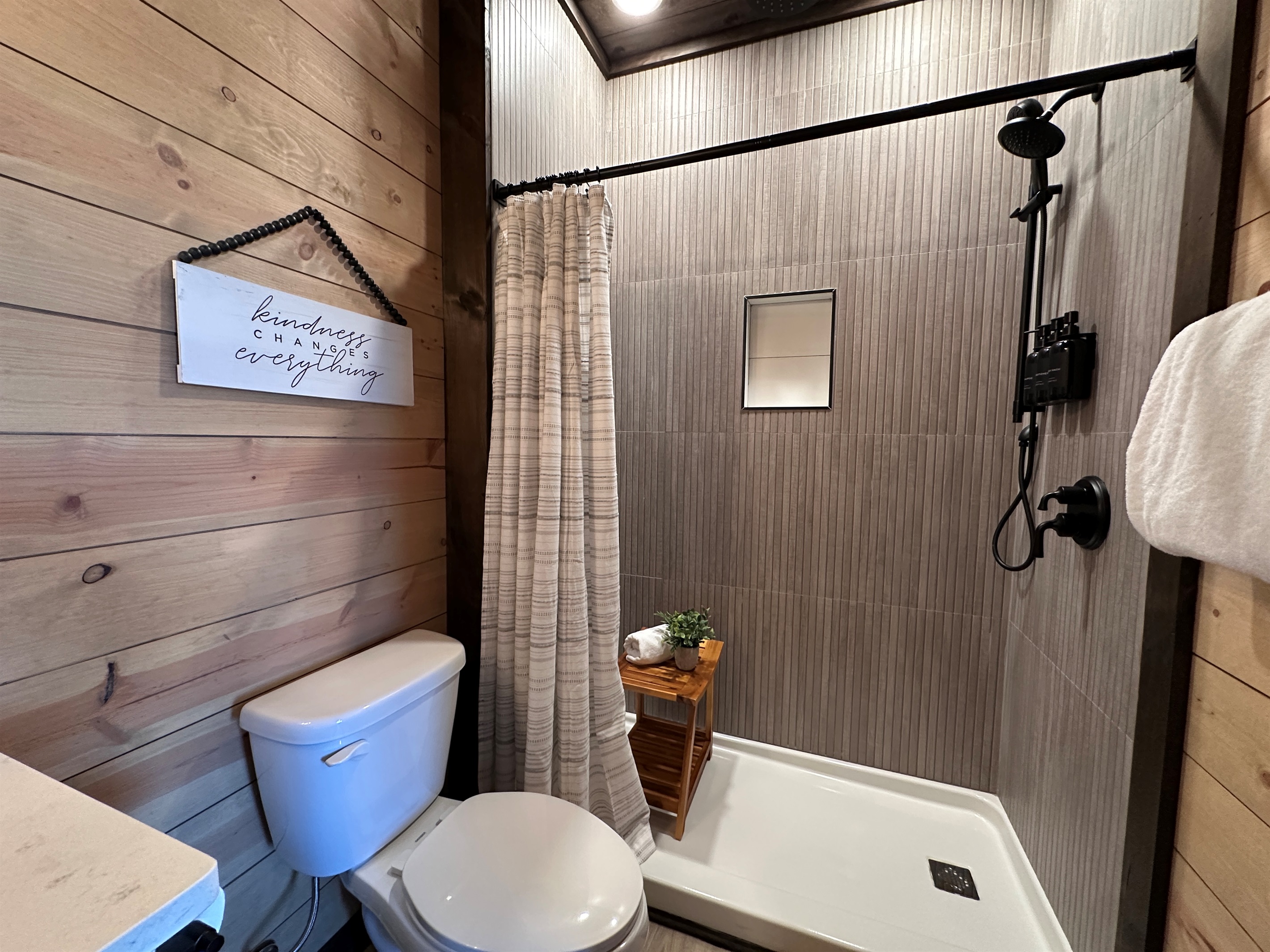 Floor 3 - Queen Bunk Room 3: Full Bathroom