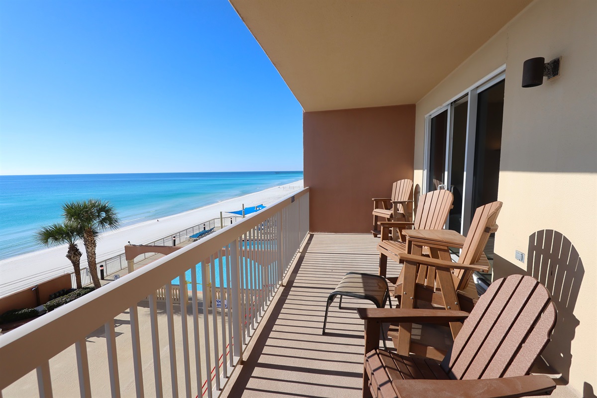 Large Private Balcony Overlooking Waves & Pools
