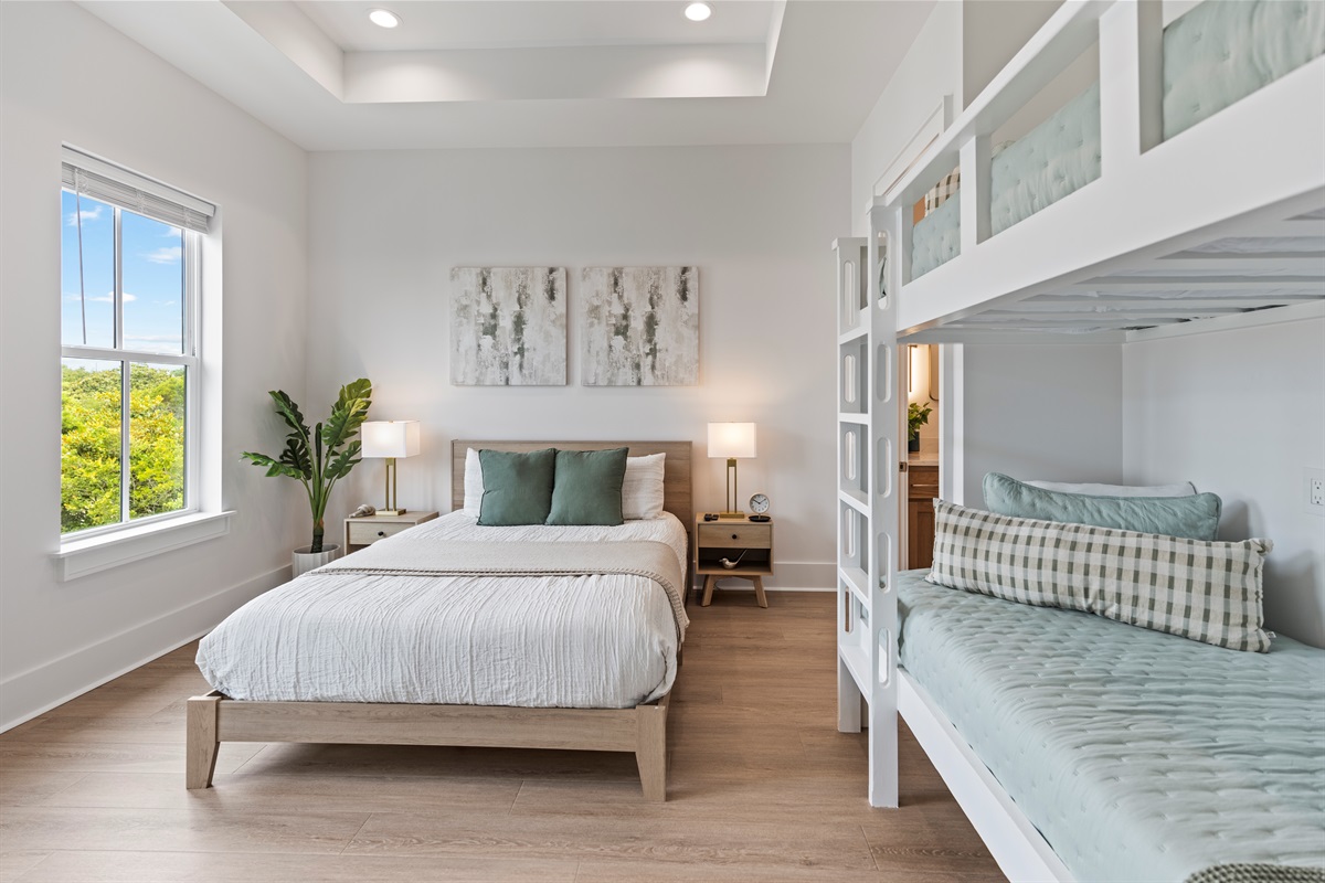 5th Bedroom w/ Bunks (3rd Floor)