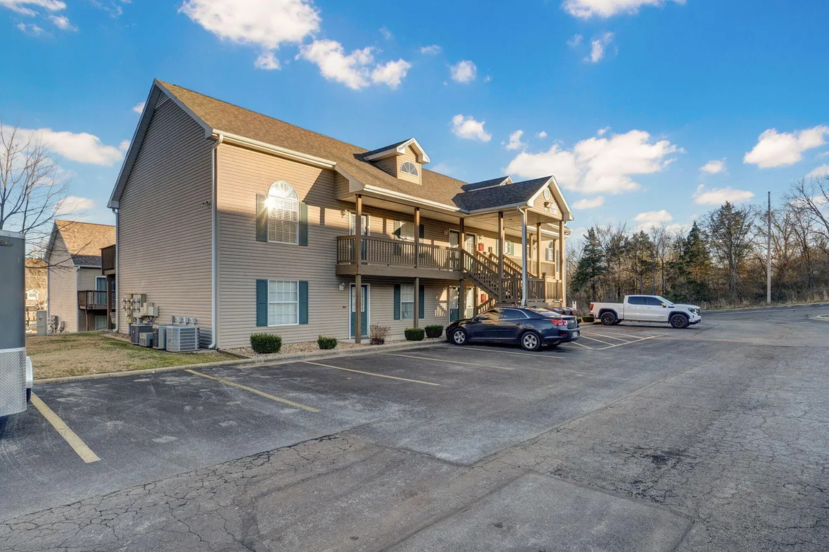 End unit bottom floor walk in