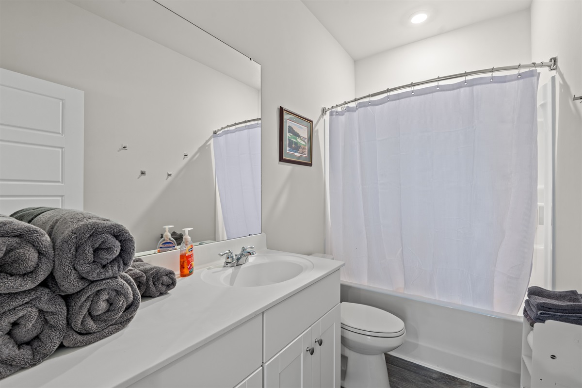 2nd Floor Bath