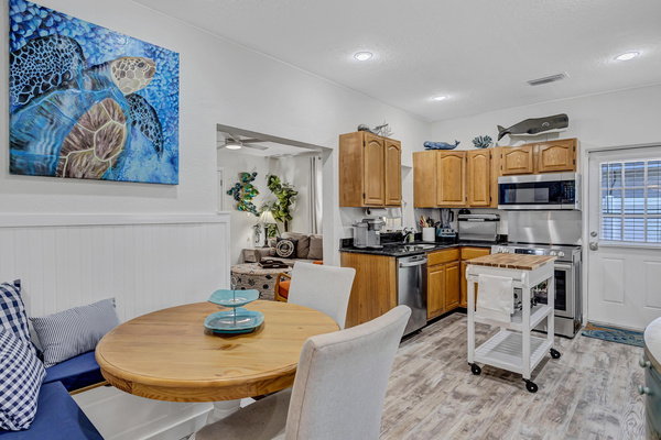 Dining Nook in kitchen for 6