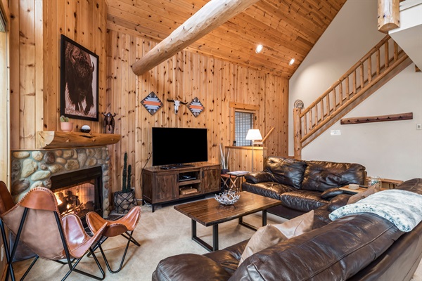 Living room with plenty of seating