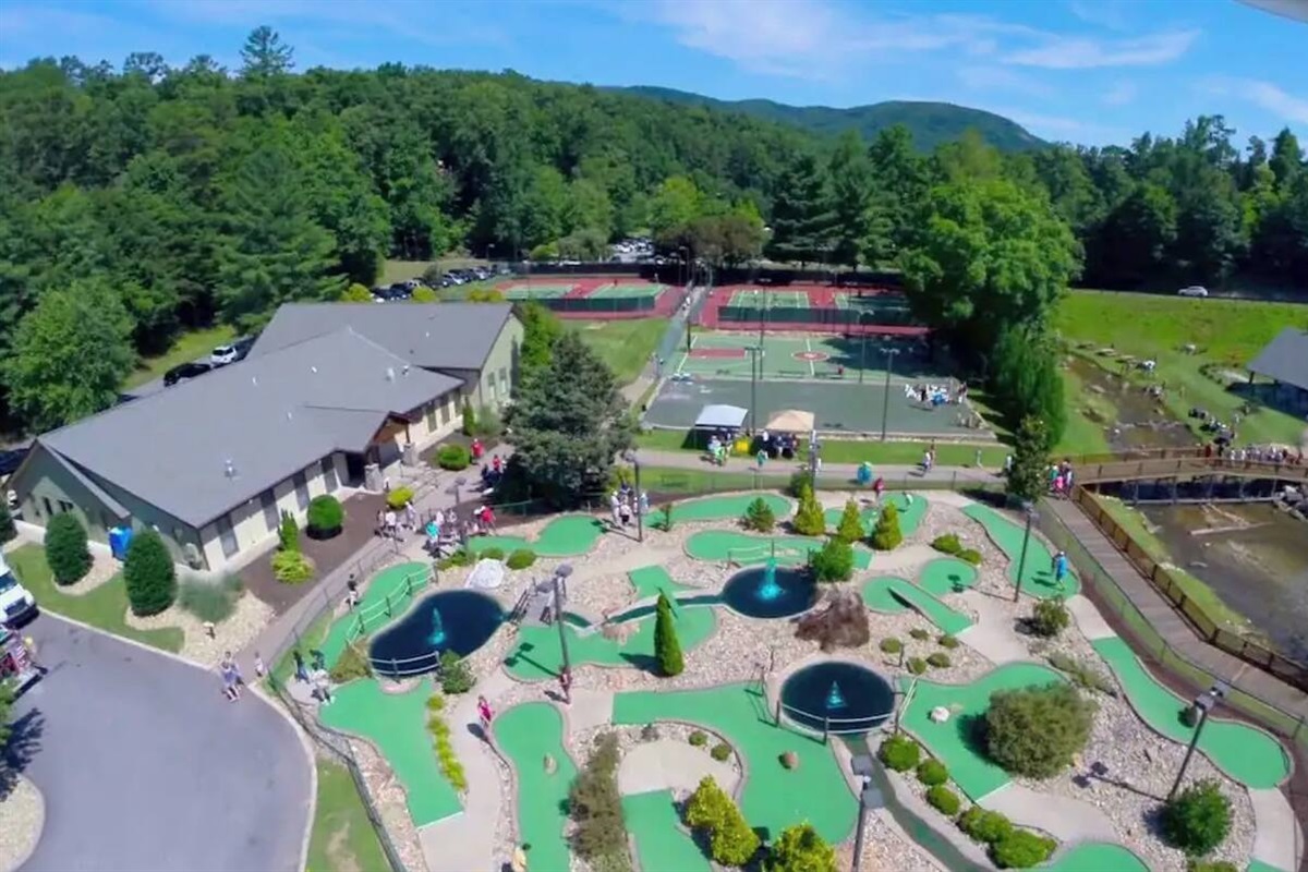 Mini Golf - Resort Amenity