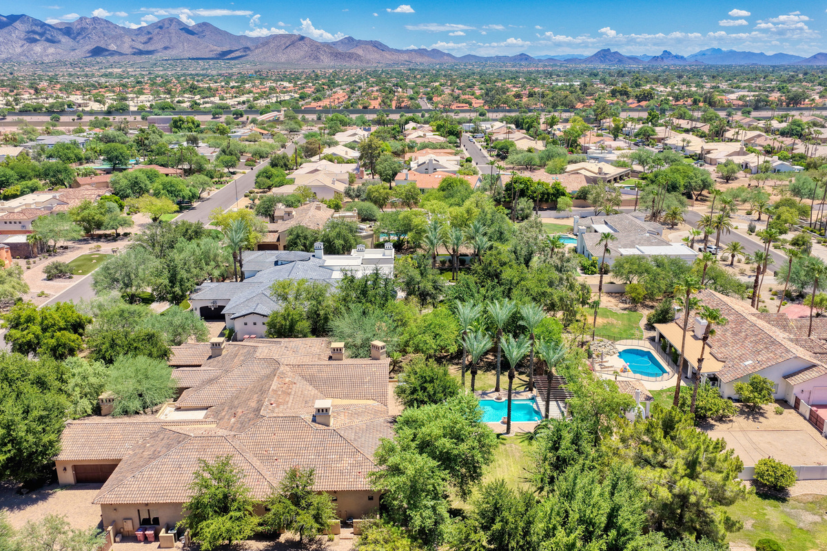 EPIC Sweetwater Estate | 5BR, Pool, Hot Tub & Casita — EPIC Sweetwater Estate | 5BR, Pool, Hot Tub & Casita, Scottsdale, Arizona — photo 10