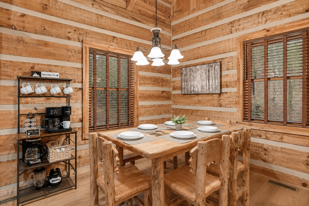 Dining Area for 6 Guests