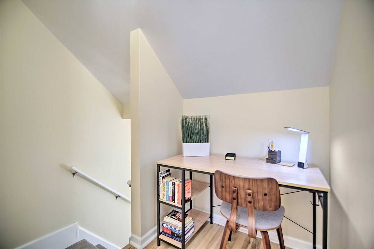 2Bd Unit:  The 300 Mbps high-speed internet and workstation enables you to work remotely and check in with the office when needed.  A selection of books is available for children and adults to enjoy for reading and relaxation. 