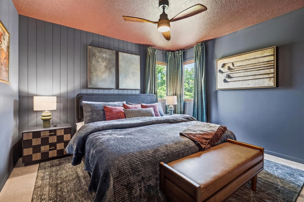 Enjoy the serious relaxing vibes in this room!