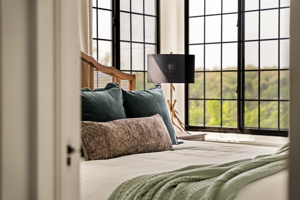 Wake up to peaceful lake views