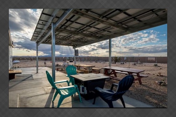 Three picnic tables for outside dining to watch the sun rise n colors of the sunset!