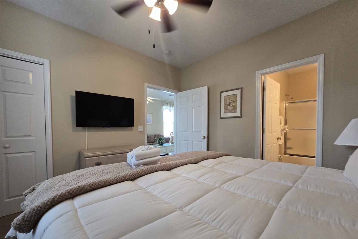 Ensuite Full Bath Access in Master Suite