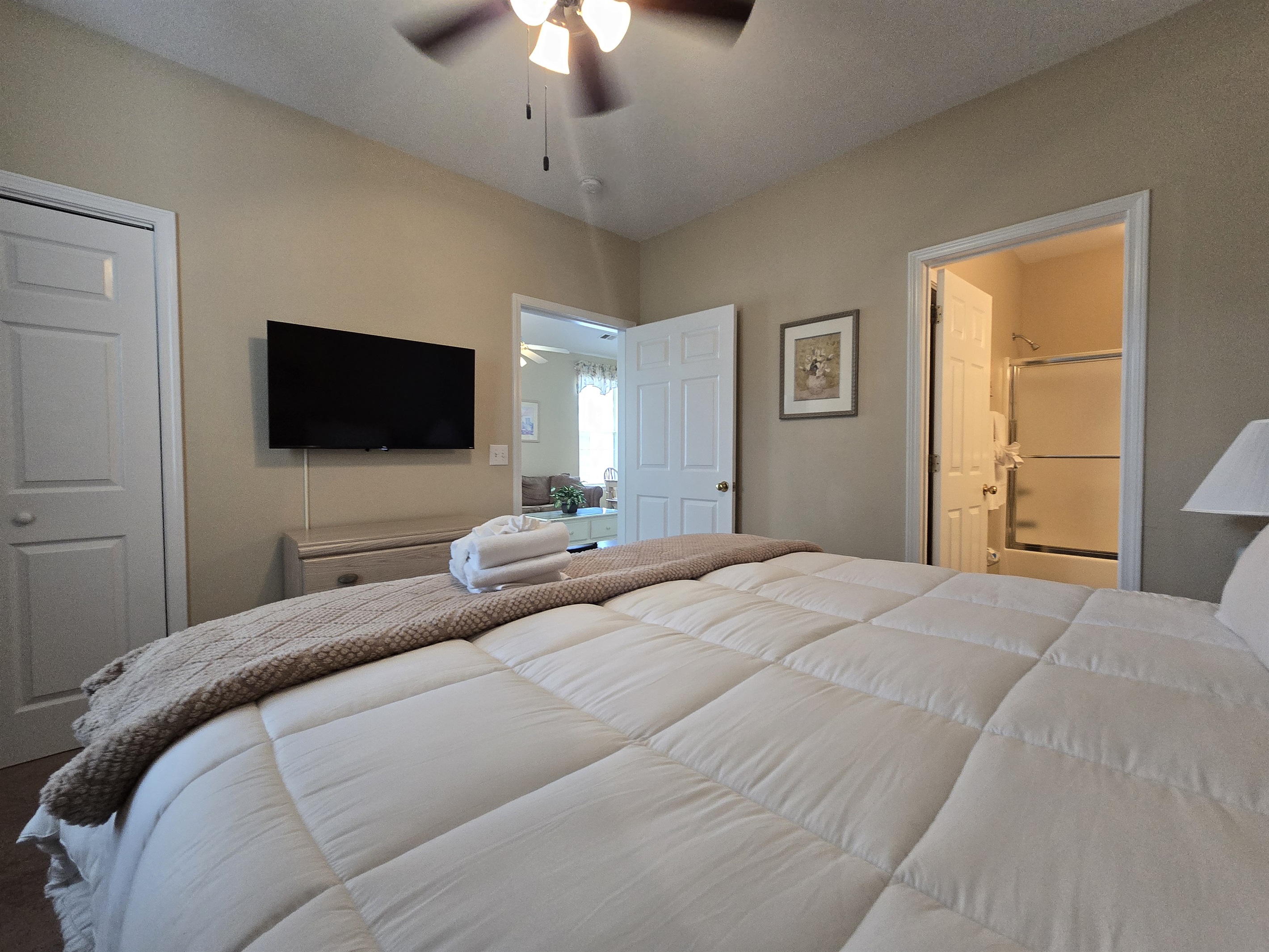 Ensuite Full Bath Access in Master Suite