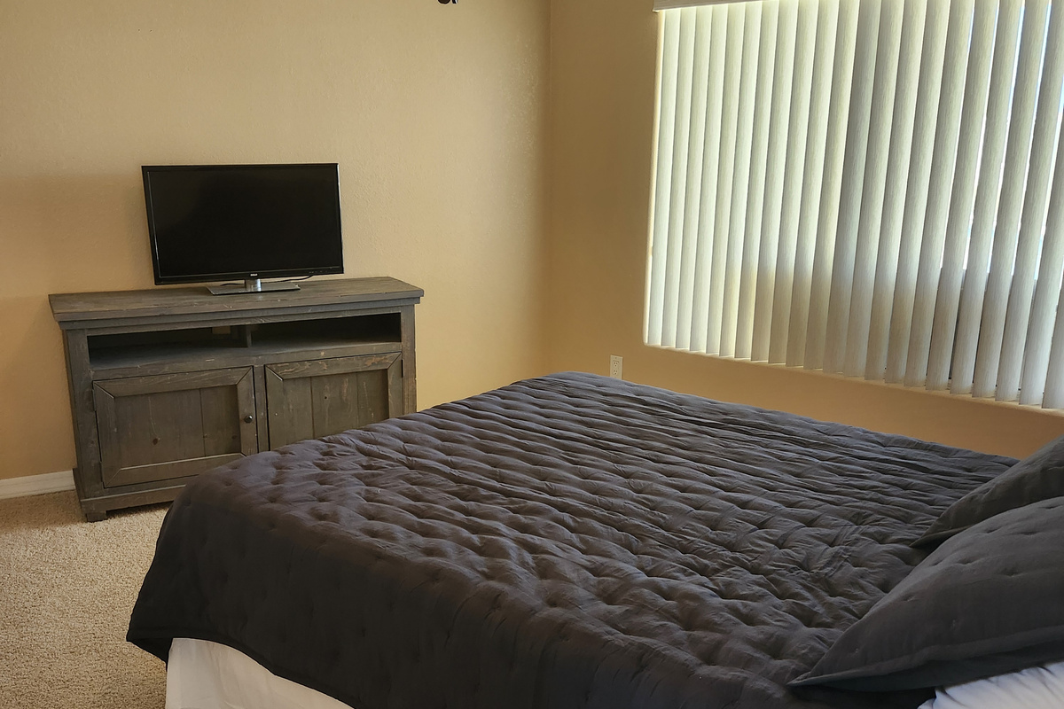 Bunk bedroom off common area