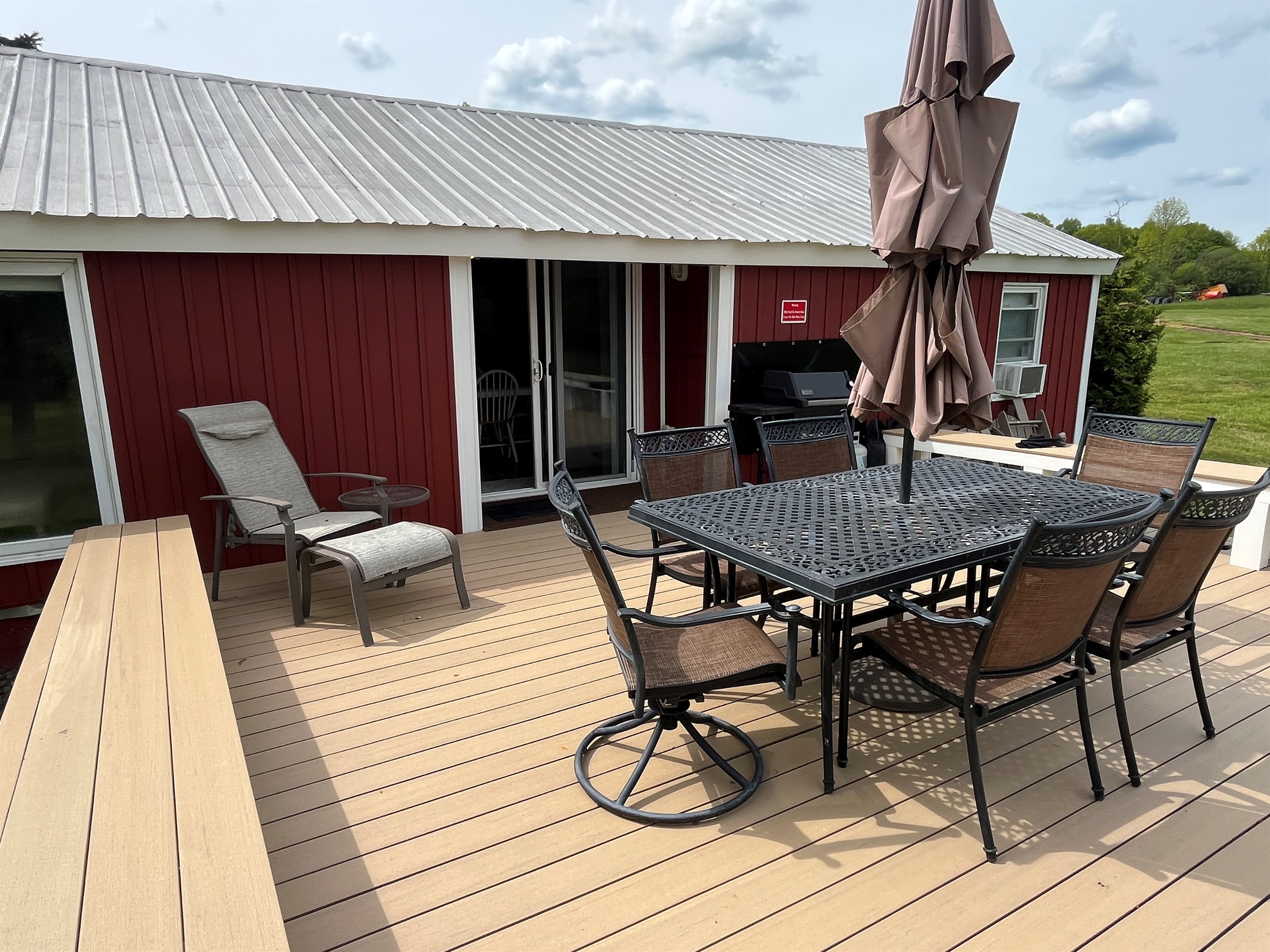NEW rear deck and dining area