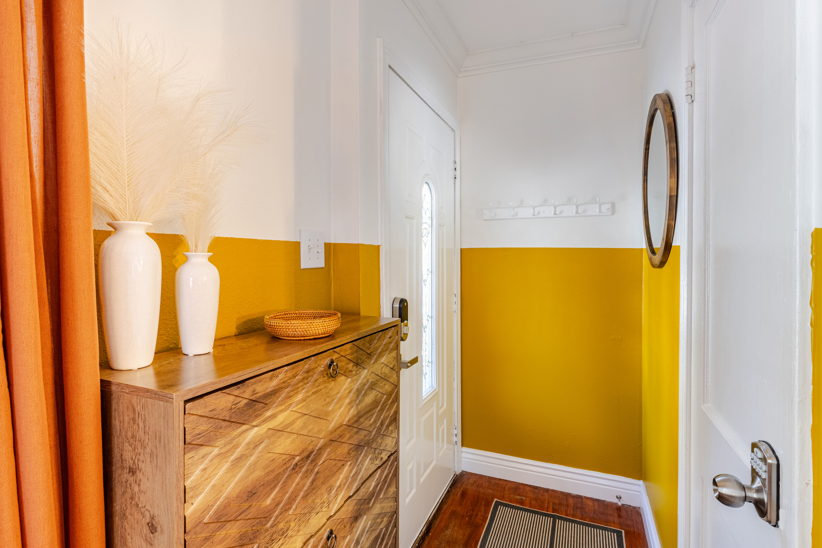 Vibrant hues and stylish decor welcome you to your Austin adventure!