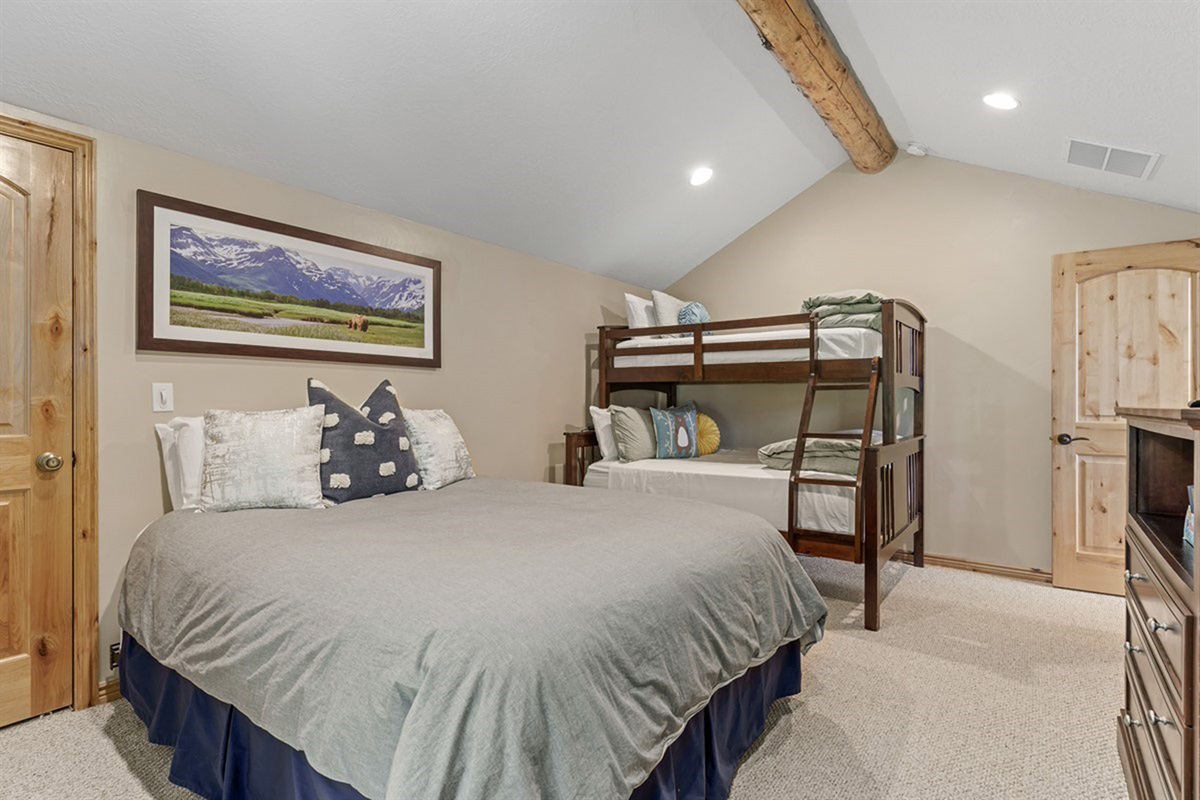 A fun bunk room—perfect for kids or groups traveling together.