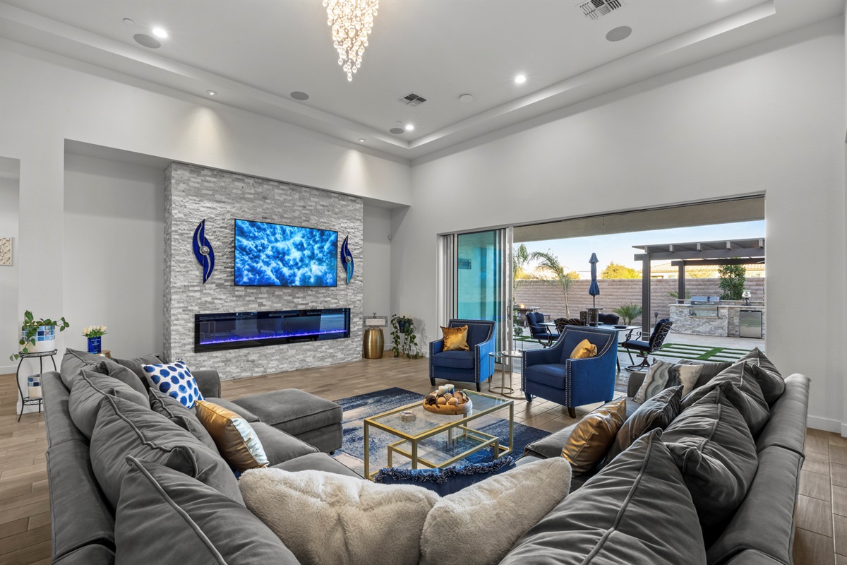 The Grand Peoria Estate – 5BR / 4.5BA Luxury + Casita — Modern Home | Sleeps 10 | Family Escape w/ Casita, Peoria, Arizona — photo 18