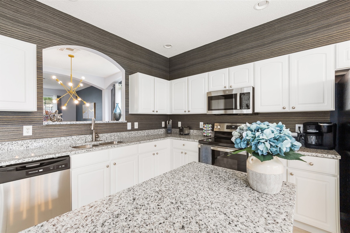 Spacious Kitchen with Modern Appliances