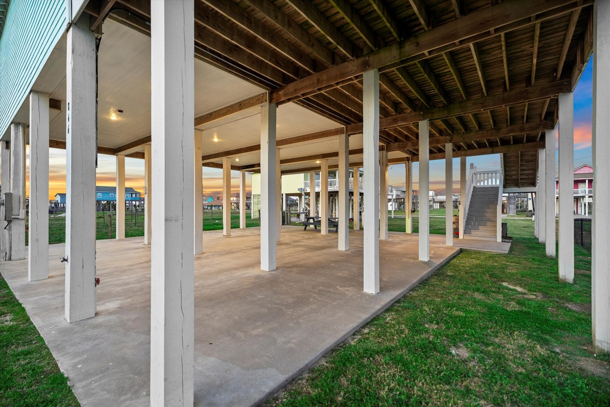 809279b833c94623b74519b660ca33ac Large | Beachhouse | Texas | TX | Vacation Homes | Galveston | Crystal Beach | Kokomo | Breezy Days | Beachfront Elegance | Sunrise Serenity | Southern Sands Property Management, LLC